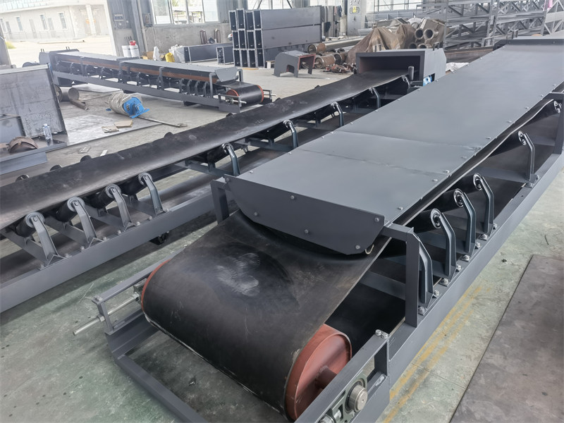 皮帶輸送機(jī)